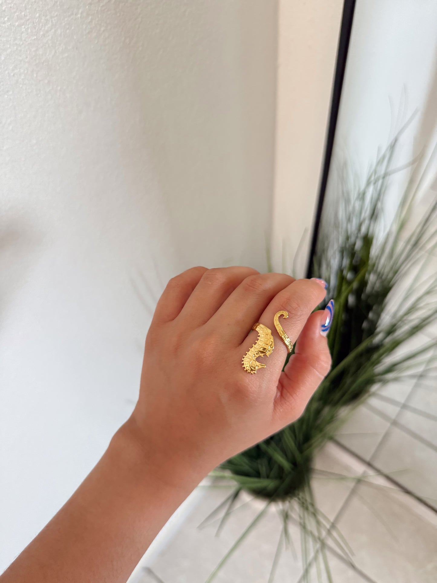 Seahorse & Maré Ring